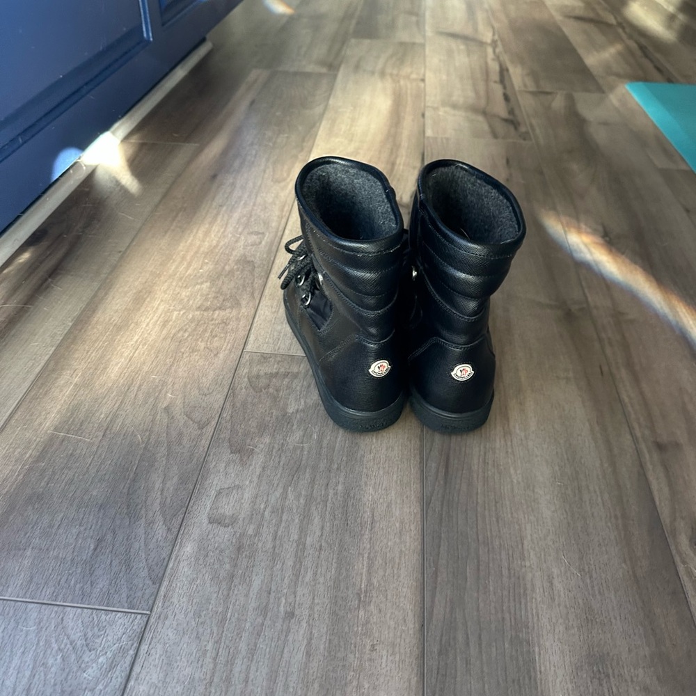 Moncler Black snow Winter Boots with Lace-Up Design - Picture 4 of 6